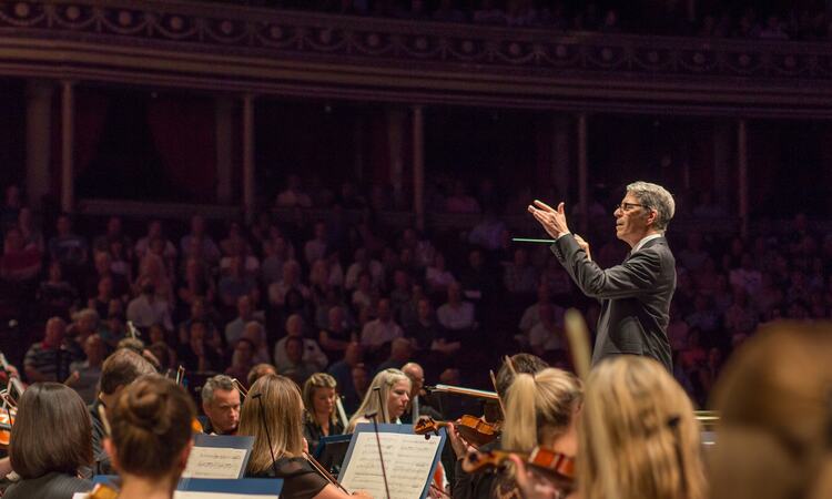 Peter Bernstein conducts an orchestra