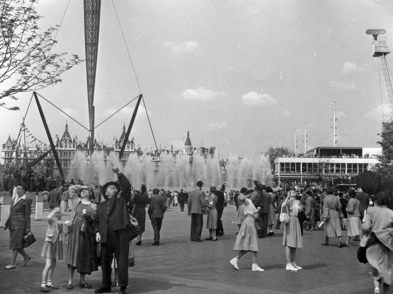 Skylon Tower in 1951 at the Southbank