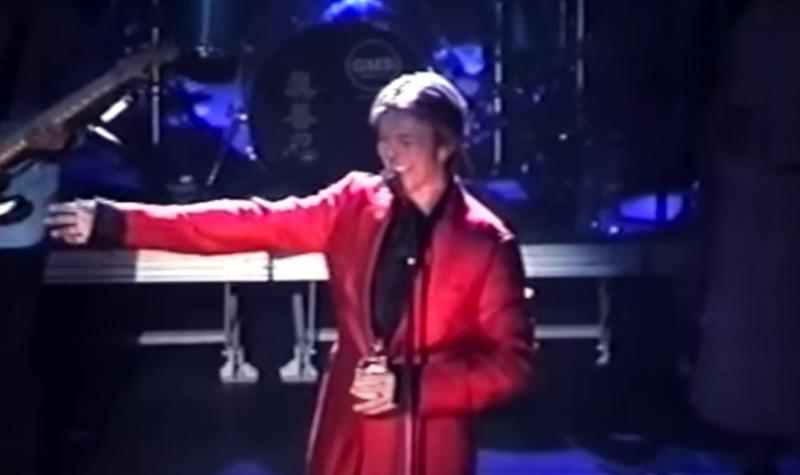 David Bowie introducing The Dandy Warhols on stage at Meltdown 2002