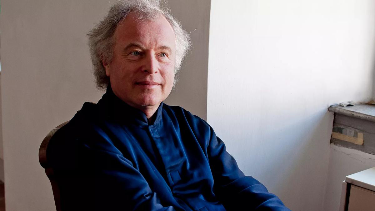 Sir András Schiff, director and painist, plays Beethoven Piano Concerto No. 2 and No. 1
