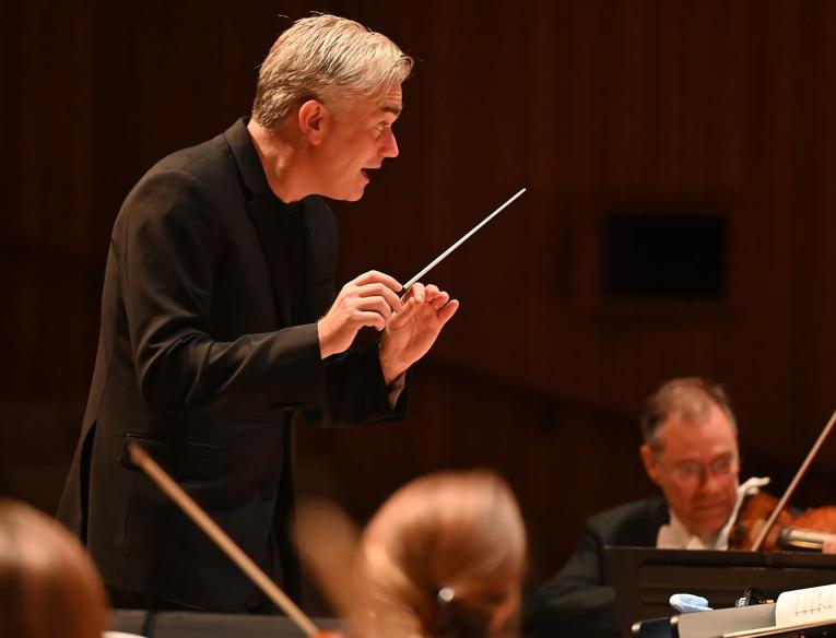 Principal Conductor Edward Gardner and the London Philharmonic Orchestra