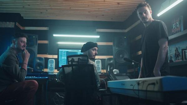 Air Anatolia: three men in a music production studio