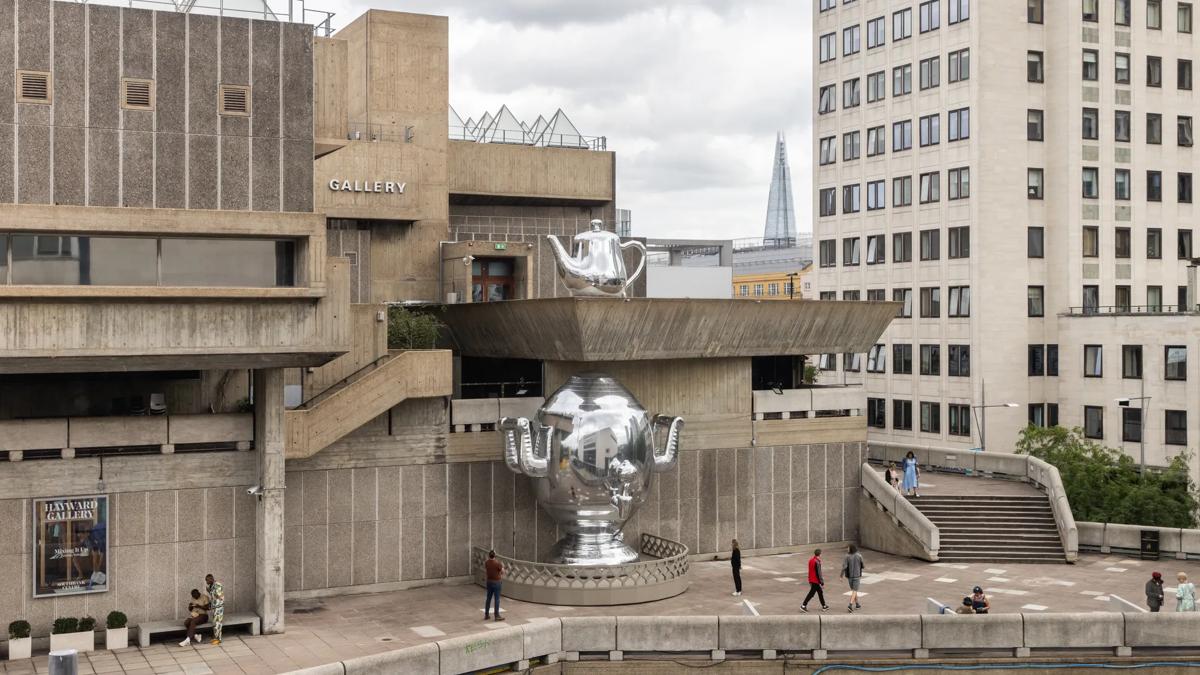 Slavs and Tatars, Samovar, 2021 © Slavs and Tatars. Installation view at Hayward Gallery.